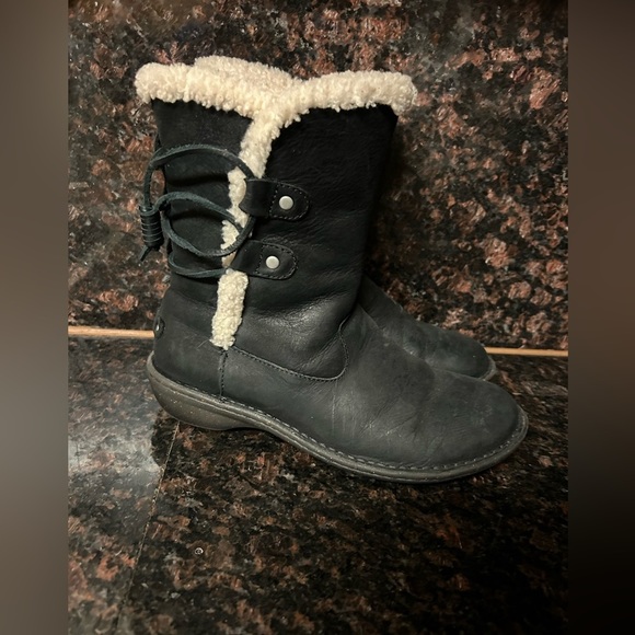 UGG “Akadia” Genuine Sheepskin Lace-Up Boots 9 - Picture 2 of 12